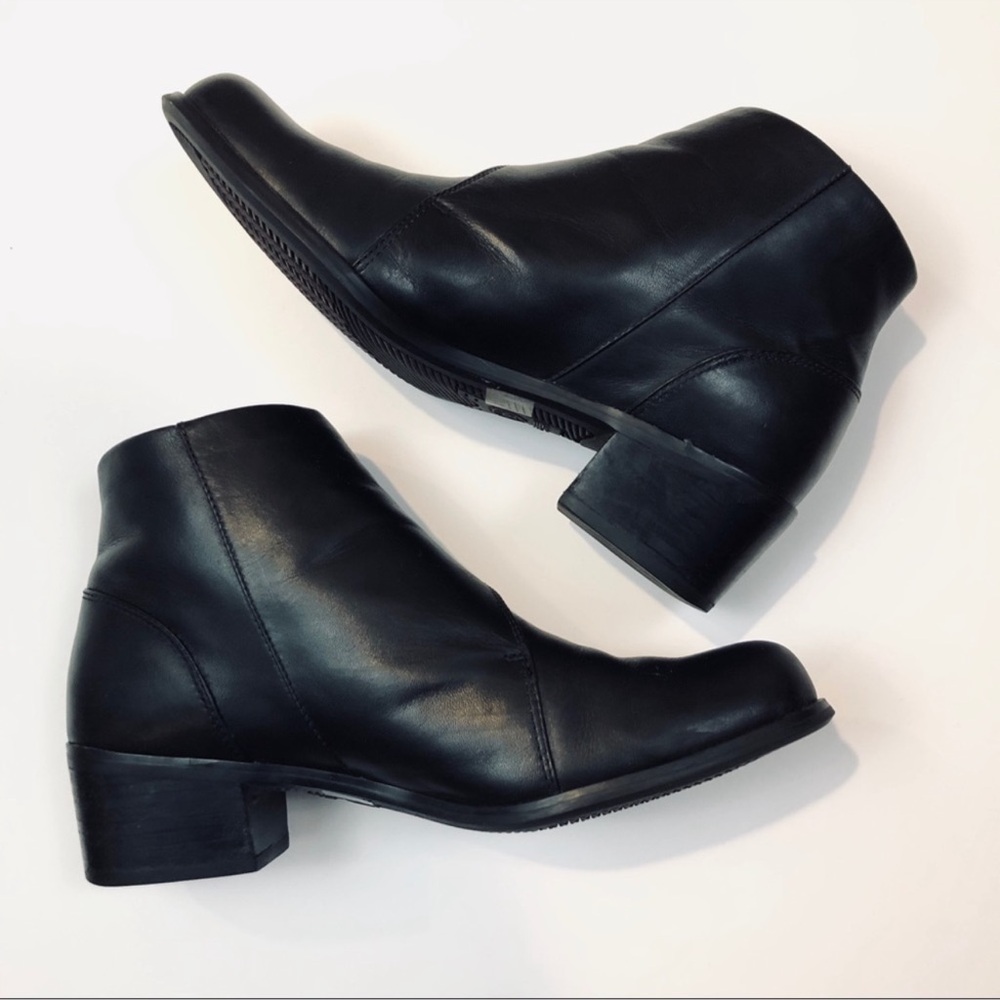 Ariat Black Side Snap Leather Ankle Boots size 8.5